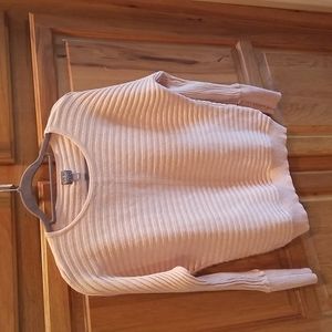Soho Jean's pink with gold thread sweater size S like new